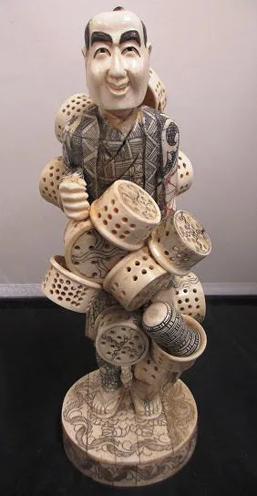 ANTIQUE JAPANESE IVORY FISHERMAN W/ BASKETS