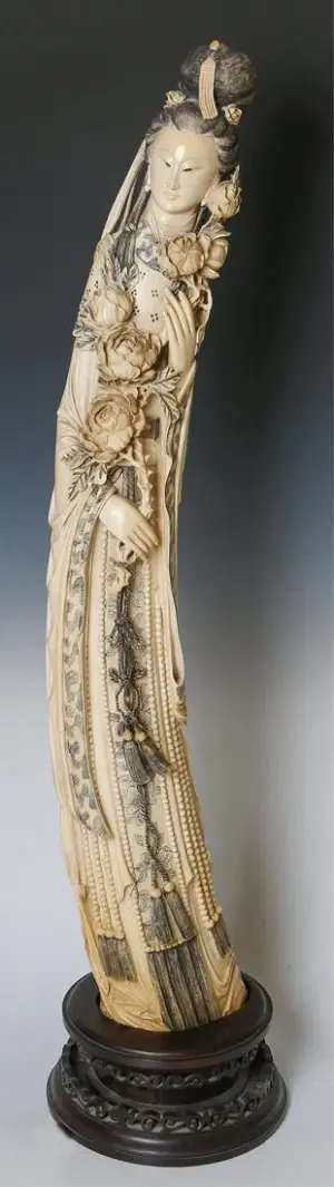 LARGE 19TH C. CHINESE CARVED IVORY BEAUTY