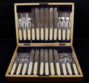24 PC. SILVER FISH CUTLERY SET