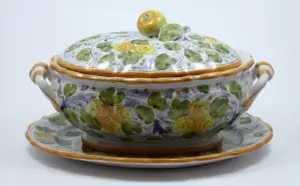 VINTAGE ITALIAN PORCELAIN MAJOLICA TUREEN w TRAY