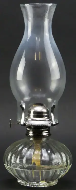 Clear Glass Oil Hurricane Lamp. Unsigned. Good