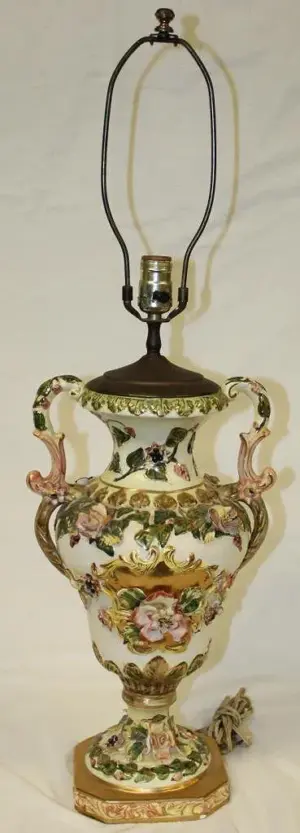 LARGE CAPODIMONTE FLORAL RELIEF LAMP