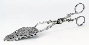 ANTIQUE STERLING SILVER ORNATE PASTRY SERVER