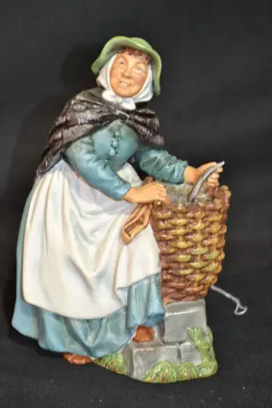 ROYAL DOULTON "OLD MEG"