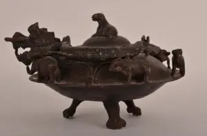 Chinese bronze teapot decorated