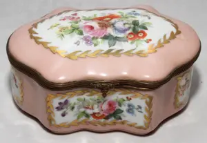 FRENCH DRESSER BOX, EARLY 20TH CENTURY
