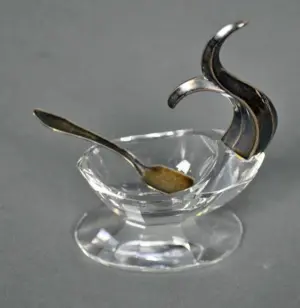 STERLING & GLASS DOLPHIN-FORM PEDESTAL SALT