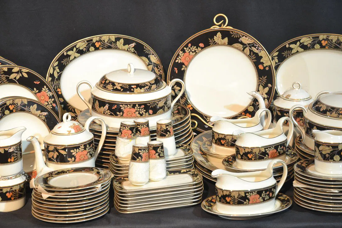 MIKASA "LAVISH MEADOW" DINNER SERVICE - Image 9