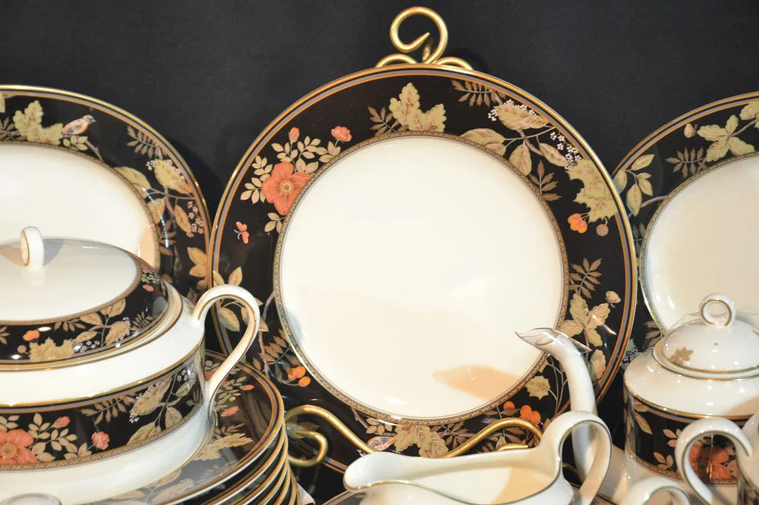 MIKASA "LAVISH MEADOW" DINNER SERVICE - Image 5
