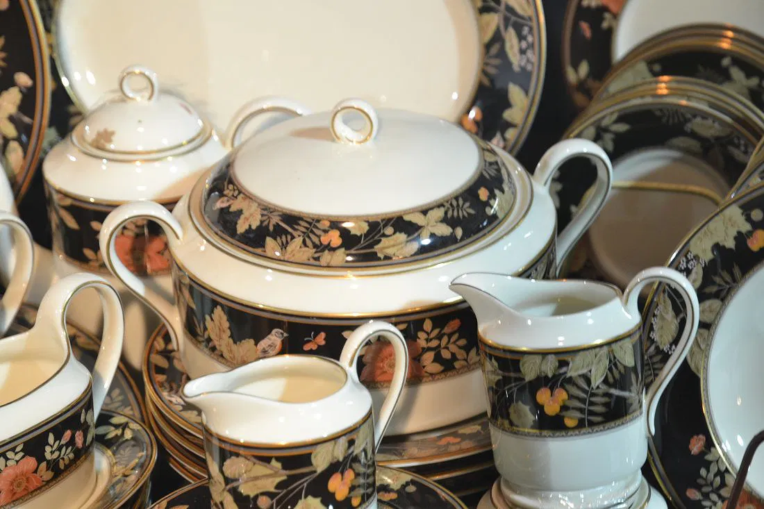 MIKASA "LAVISH MEADOW" DINNER SERVICE - Image 4