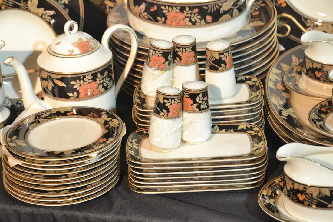 MIKASA "LAVISH MEADOW" DINNER SERVICE - Image 3