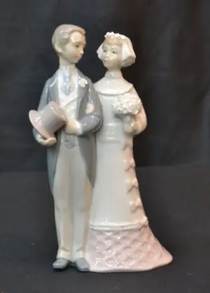 LLADRO BRIDE & GROOM - 7 1/2"