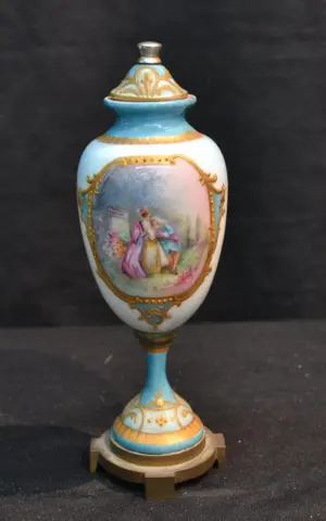 19thC SEVRES CABINET URN - 8" TALL