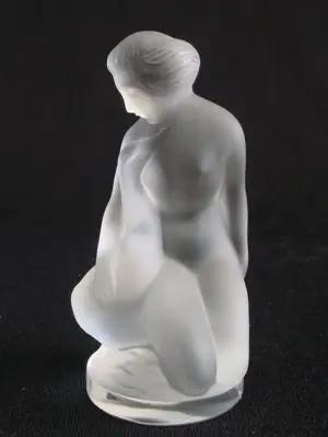 Lalique figure "Girl with Swan"