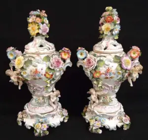 Pr. Ornate Meisson Urns