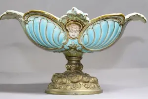 MAJOLICA STYLE COMPOTE WITH METAL BASE: