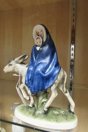 Goebel Flight Into Egypt Madonna & Child 7-1/2"