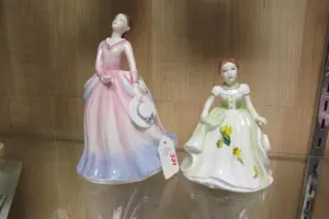 2 Royal Daultons Barbara 7" & March 5"
