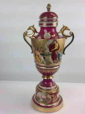 19TH CENTURY ROYAL VIENNA VASE