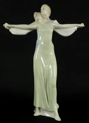 ROYAL DOULTON FIGURE "TANGO"