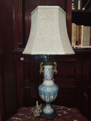 FRENCH MID 18TH C SEVRES PORCELAIN URN SIGNED DALY