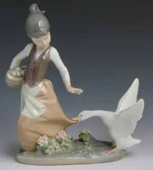 LLADRO PORCELAIN FIGURE #1288 AGGRESSIVE GOOSE