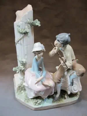 Spanish Lladro porcelain statue, signed