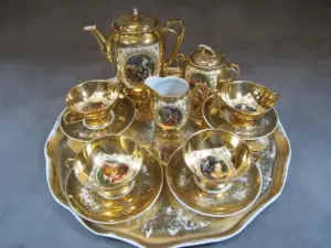 Old Paris coffee & teapot gilt porcelain set