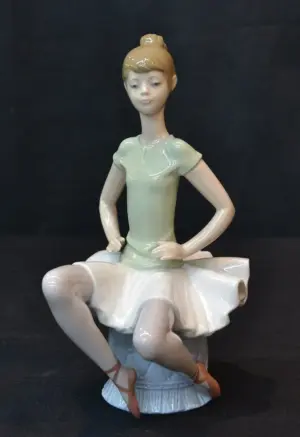 LLADRO BALLERINA - 9 1/4" TALL