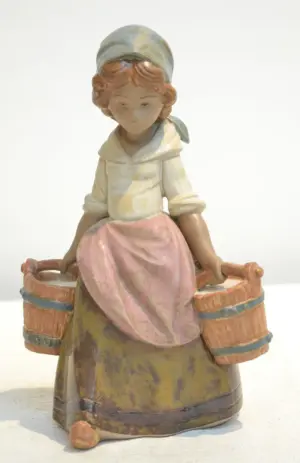 GRES FINISH LLADRO GIRL WITH MILK BUCKETS - 9"