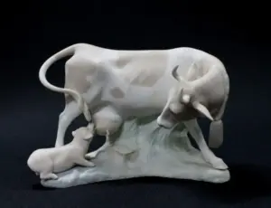 LLADRO FIGURE OF COW