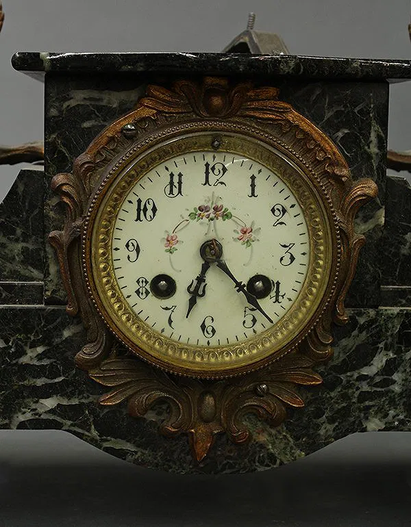 Continental figural clock garniture - Image 6