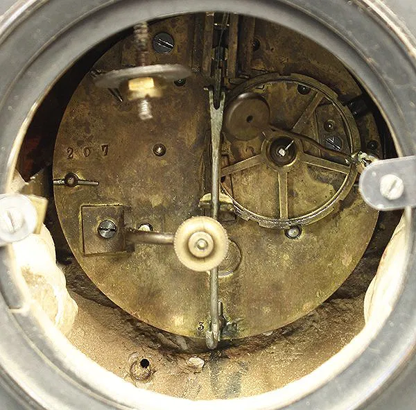 Continental figural clock garniture - Image 7